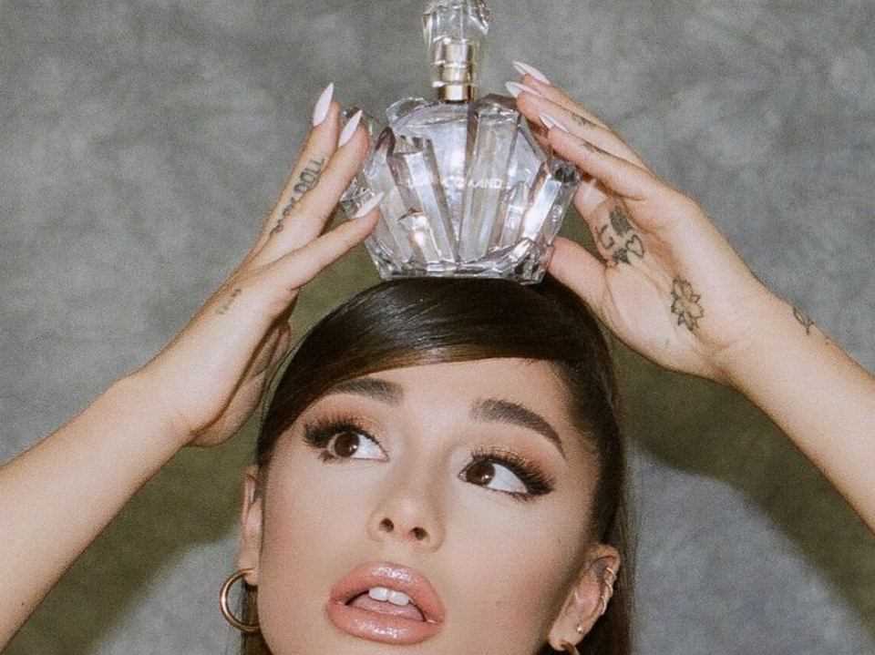 Ariana Grande perfumy Rossman - idealny wybór dla fanów słynnej piosenkarki 1 Ariana Grande perfumy Rossman