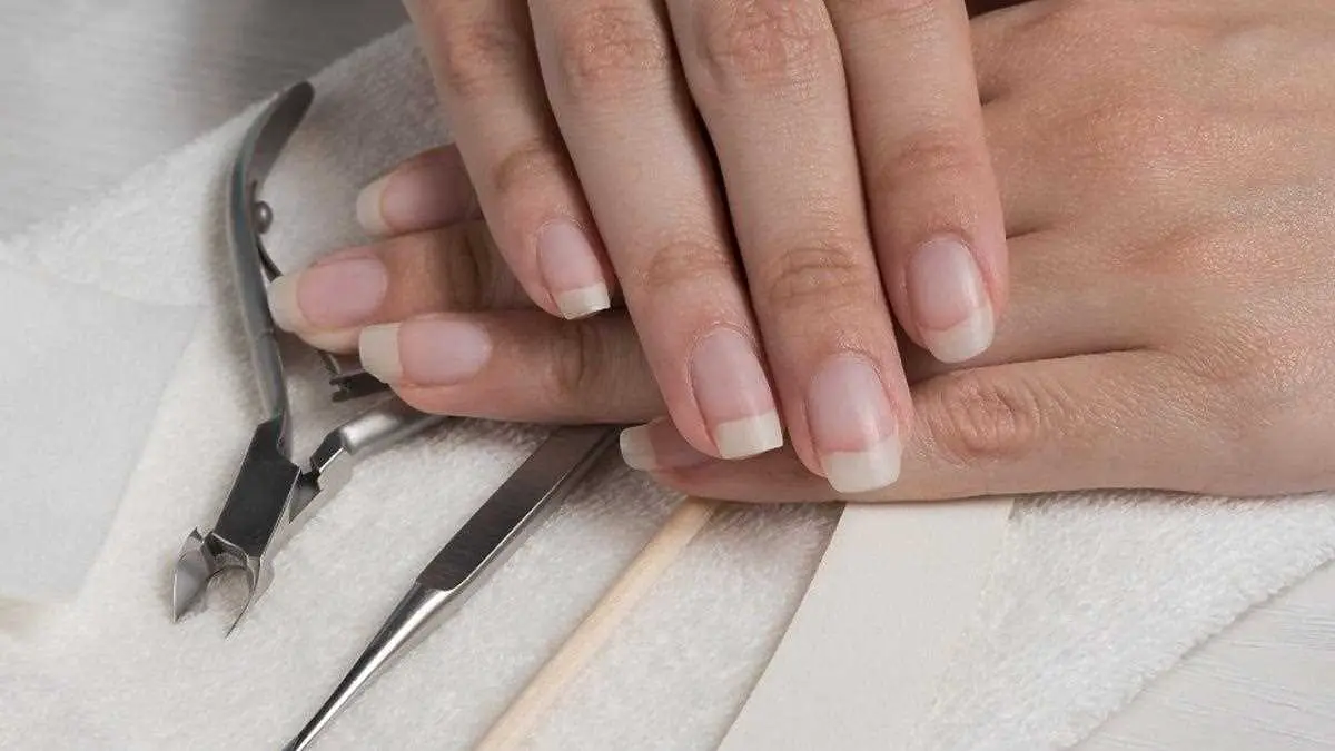Jak dbać o bardzo długie paznokcie i stylizować je