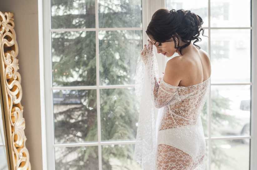 Biustonosz do sukni ślubnej - jak wybrać idealny model | Poradnik ślubny