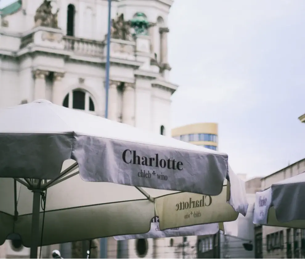 Charlotte plac zbawiciela miejsce pełne historii i kultury - Przewodnik po Charlotte
