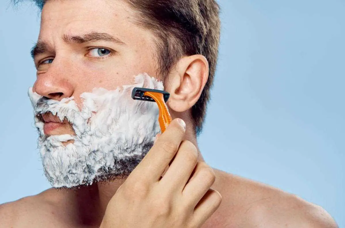 Co na podrażnienia po goleniu? Skuteczne sposoby na złagodzenie podrażnień