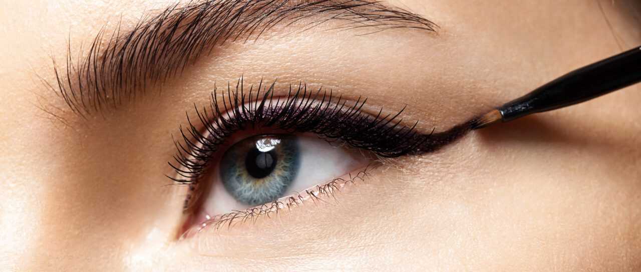 Jak zrobić kreski eyelinerem które powiększą twoje oko - poradnik krok po kroku