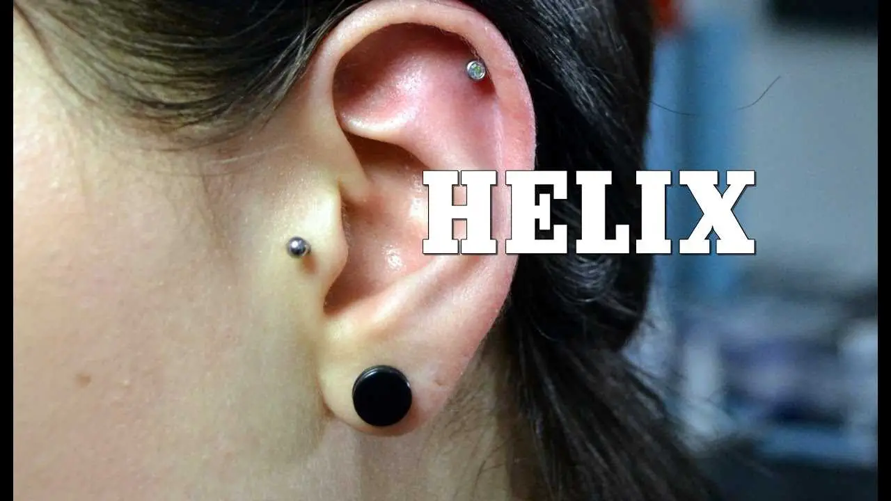Kolczyk w uchu helix - wszystko, co musisz wiedzieć o tej popularnej ozdobie