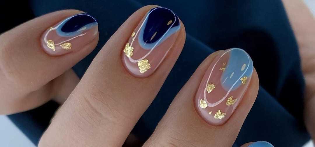 Złota folia - idealny sposób na błyszczące paznokcie