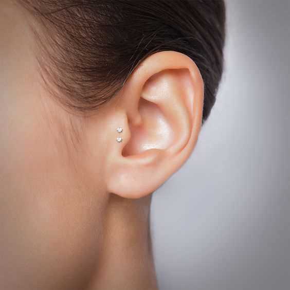 Kolczyk w chrząstce ucha - poradnik, przeciwwskazania i pielęgnacja