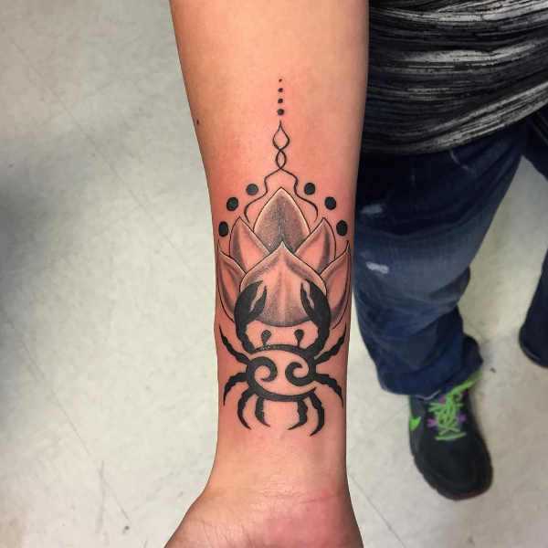 Znaczenie tatuażu znaku zodiaku rak