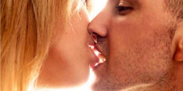 Jakie są korzyści emocjonalne całowania?