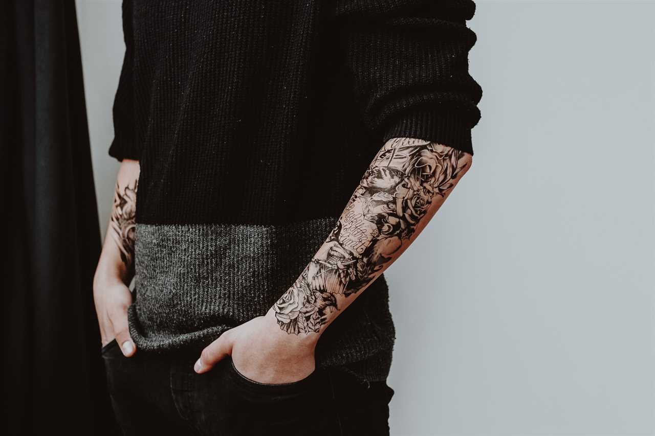Pielęgnacja tatuażu na ręce