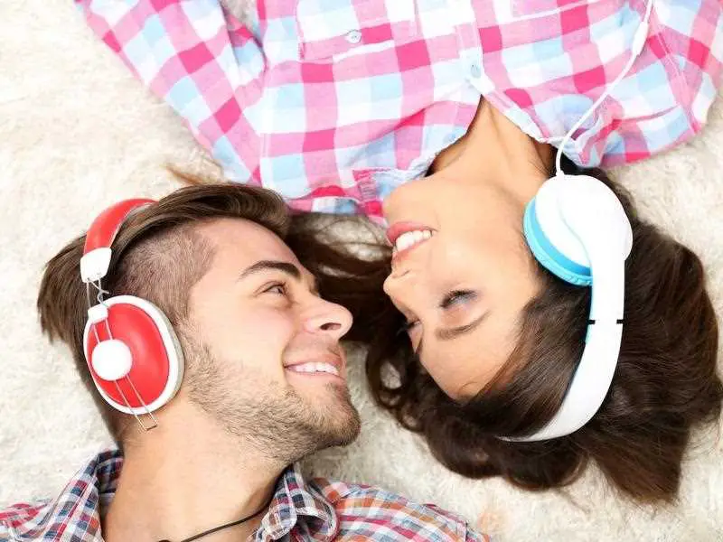 Muzyka do seksu: jakie utwory wybrać na romantyczny wieczór we dwoje - Nazwa strony