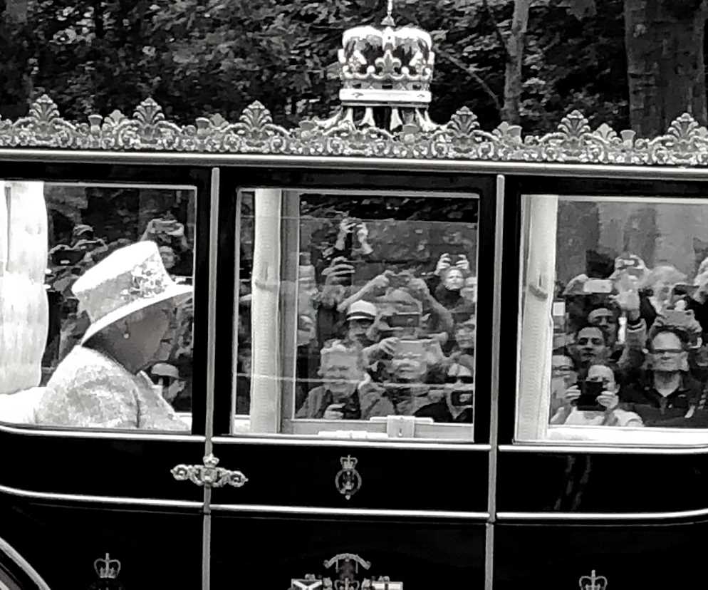 Pogrzeb królowej Elżbiety - najważniejsze informacje i wydarzenia | Aktualności 1 Ceremonia w kaplicy św. Jerzego