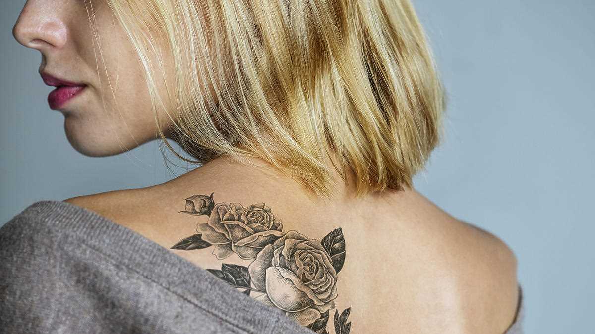 Róża wiatrów tatuaż jako symbol odkrywania